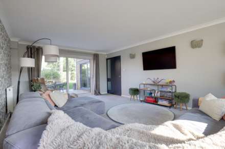 Ridge Hall Close, Caversham, Image 6
