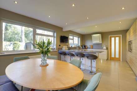 Ridge Hall Close, Caversham, Image 7