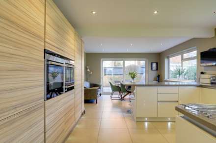 Ridge Hall Close, Caversham, Image 9