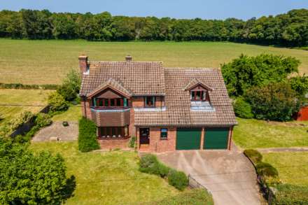 4 Bedroom Detached, Tinkers Green, Mapledurham, South Oxfordshire