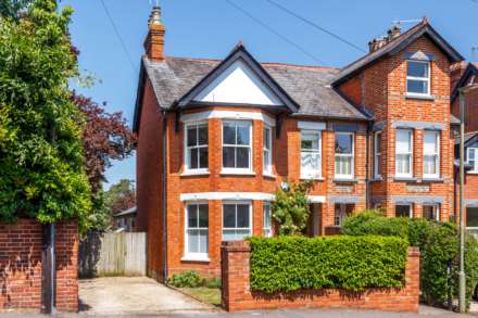 4 Bedroom Semi-Detached, St Andrews Road, Henley-on-Thames, South Oxfordshire