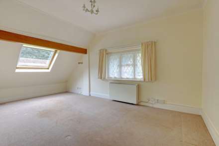 Woodrow Court, Caversham, Image 4