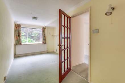 The Warren, Reading, Image 20