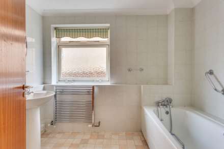 The Warren, Reading, Image 23