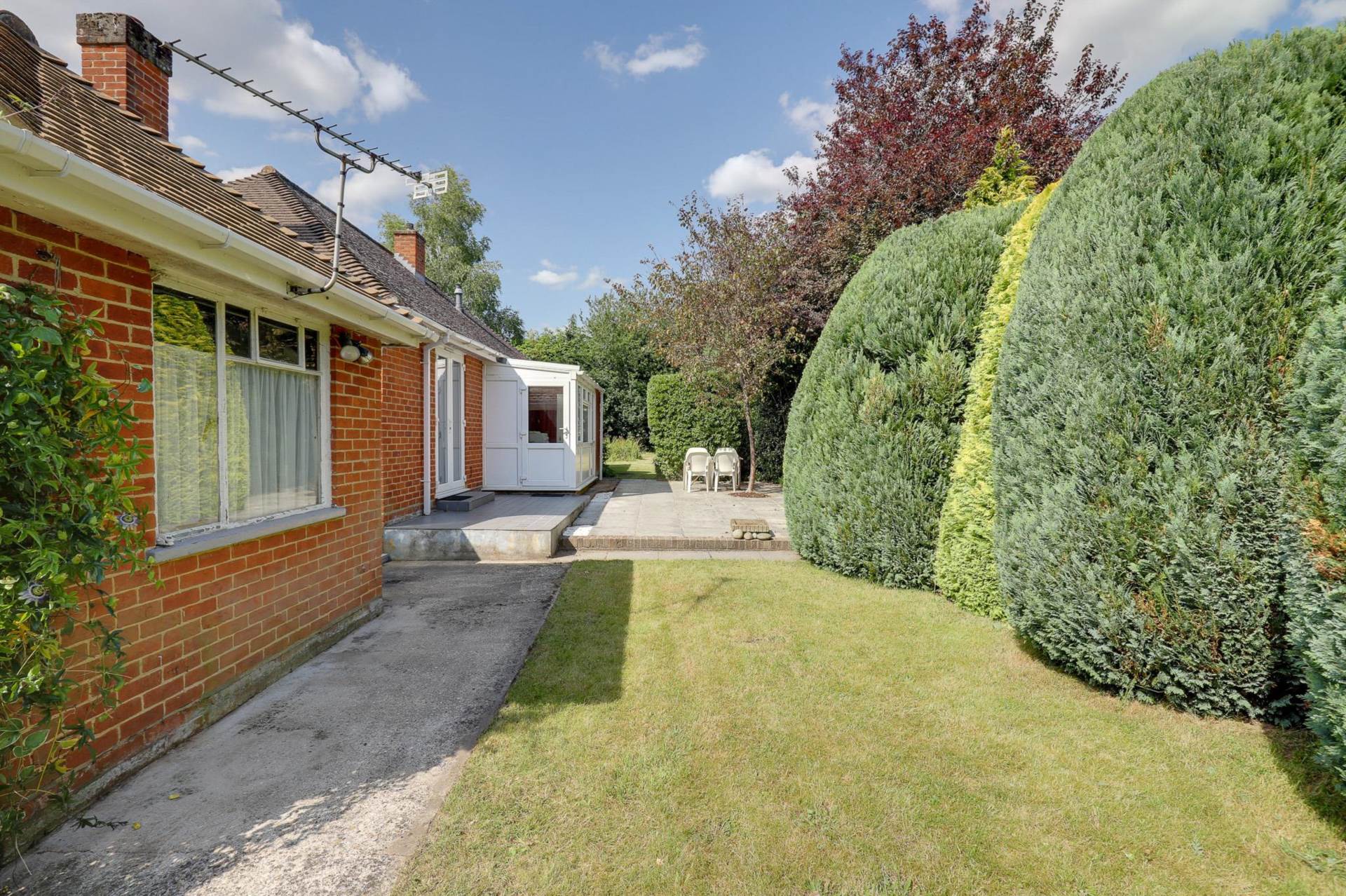 Knowle Close, Caversham Heights, Reading, Image 11