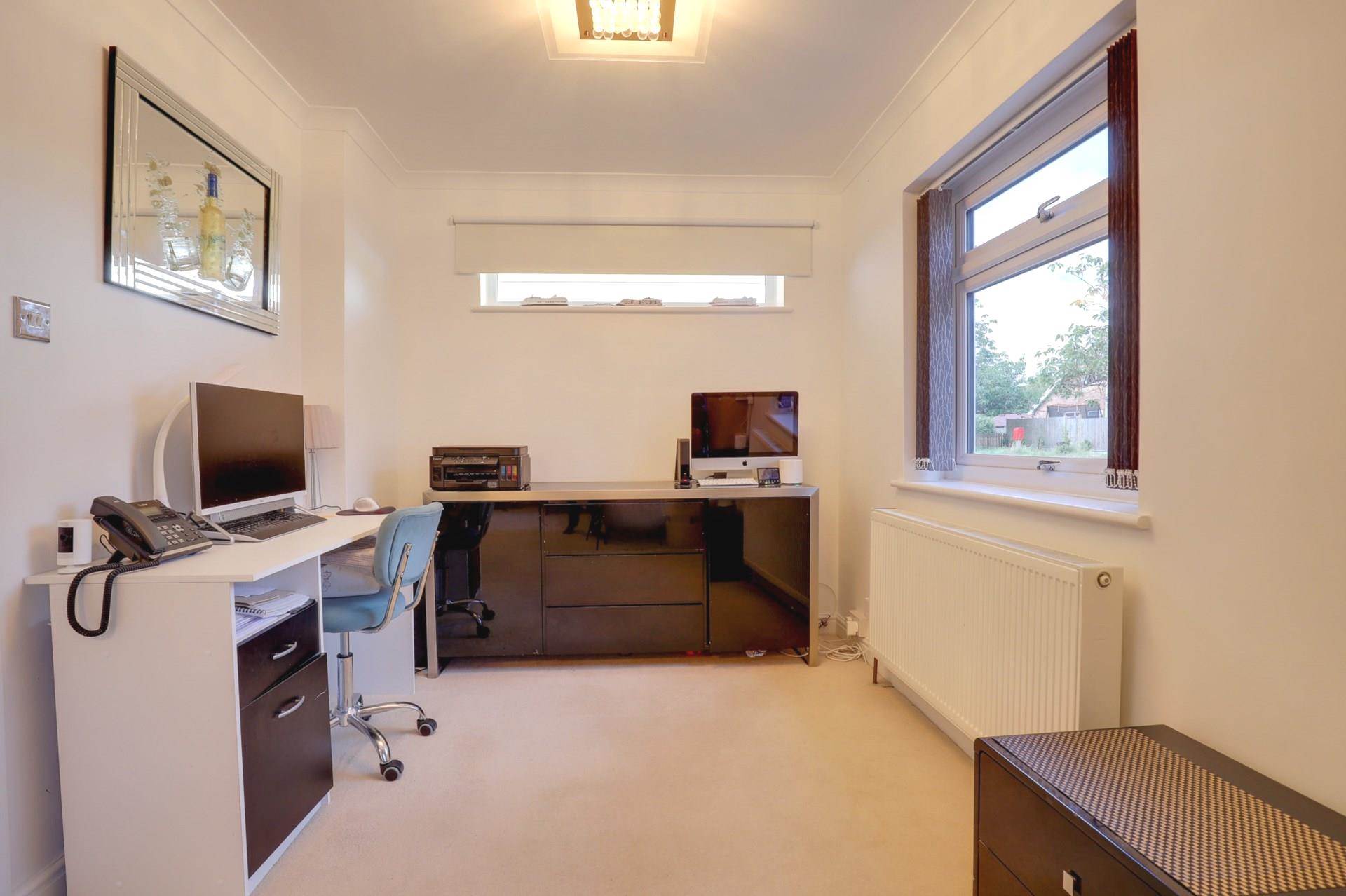 Silverthorne Drive, Caversham Heights, Image 21