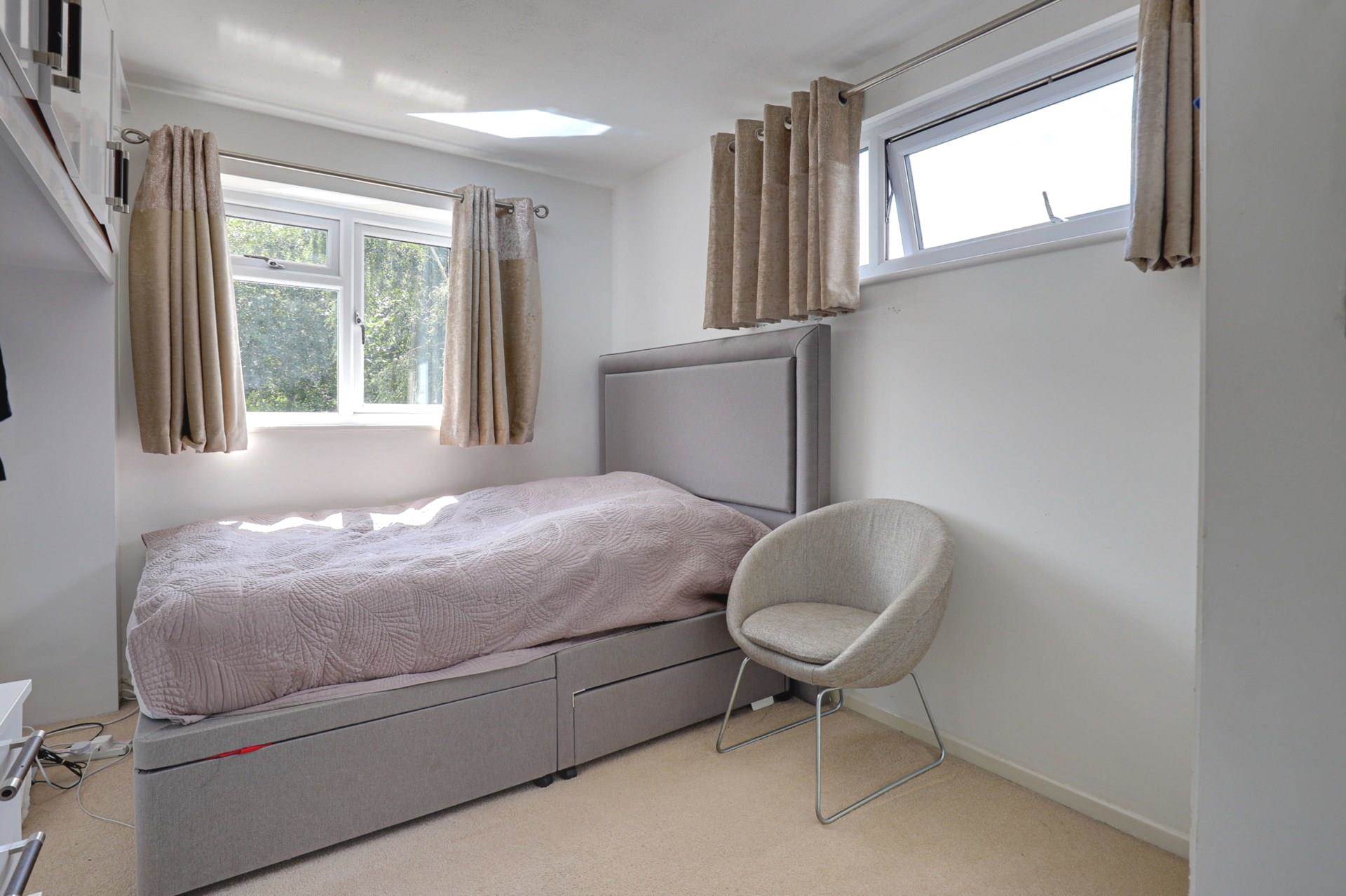 Silverthorne Drive, Caversham Heights, Image 22