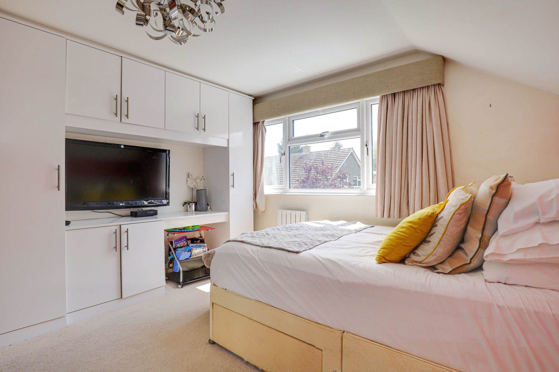 Silverthorne Drive, Caversham Heights, Image 23