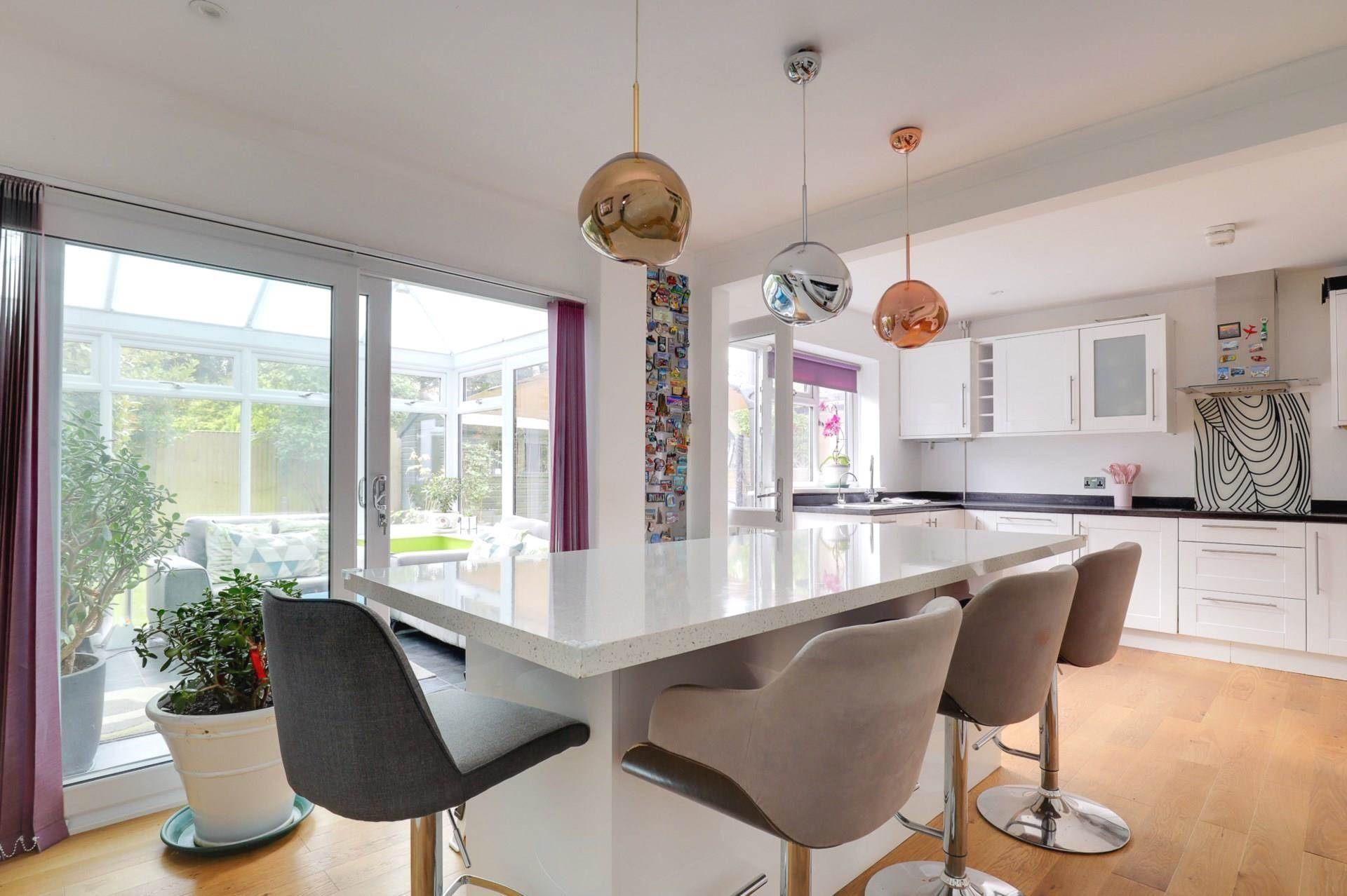 Silverthorne Drive, Caversham Heights, Image 3