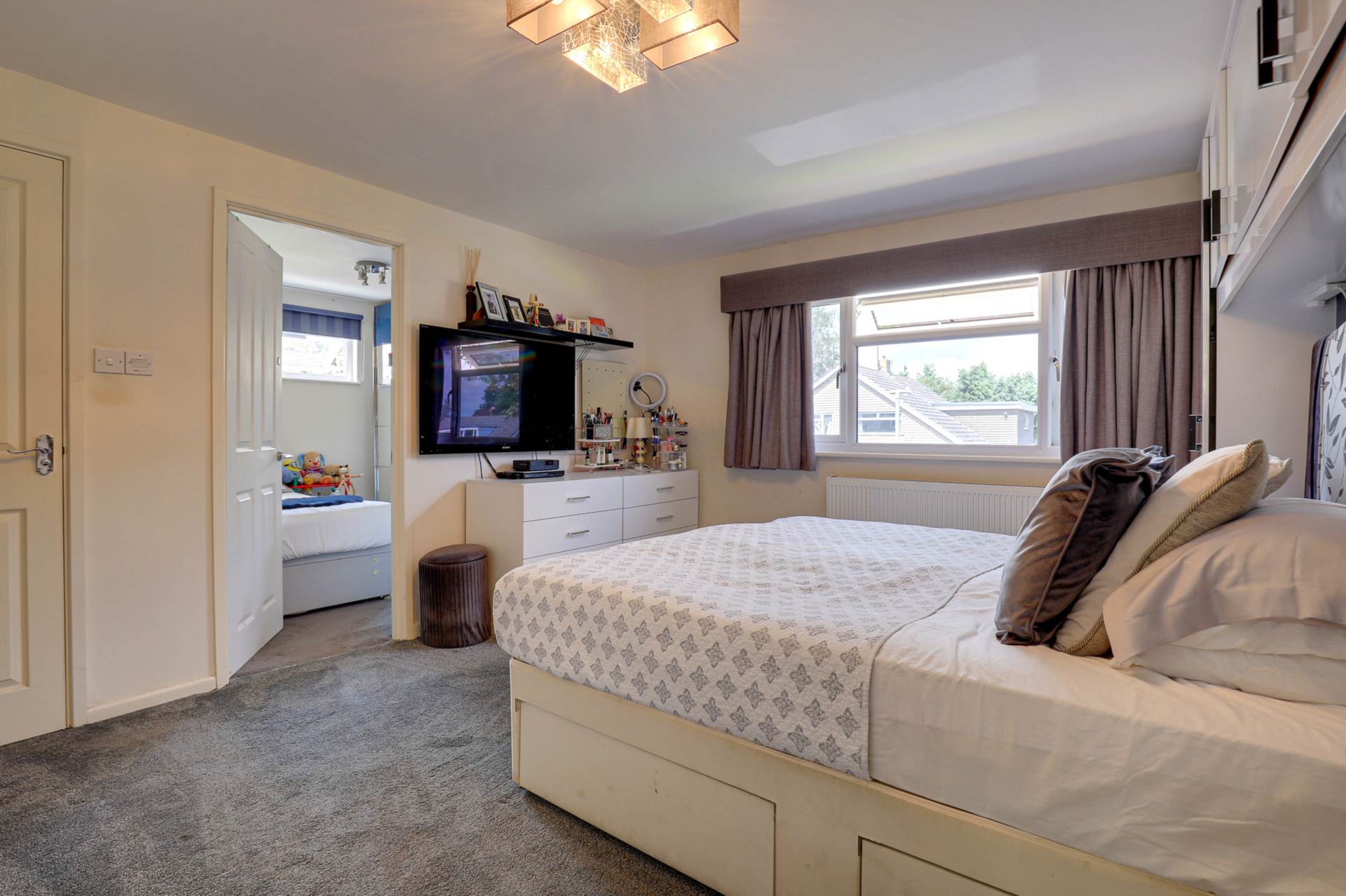 Silverthorne Drive, Caversham Heights, Image 7