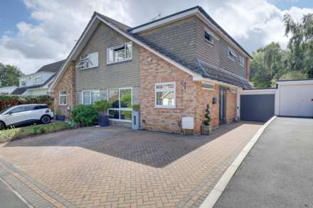 Silverthorne Drive, Caversham Heights
