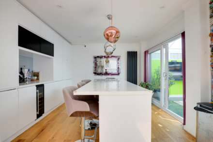 Silverthorne Drive, Caversham Heights, Image 13