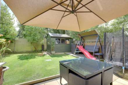Silverthorne Drive, Caversham Heights, Image 17