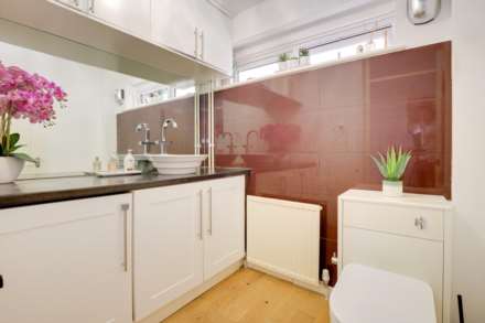 Silverthorne Drive, Caversham Heights, Image 18