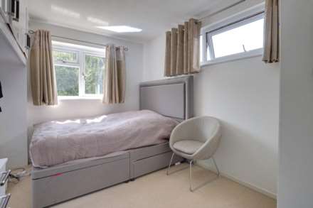 Silverthorne Drive, Caversham Heights, Image 22