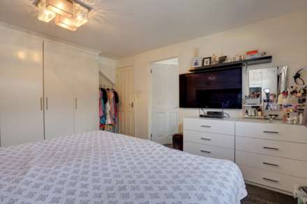 Silverthorne Drive, Caversham Heights, Image 24