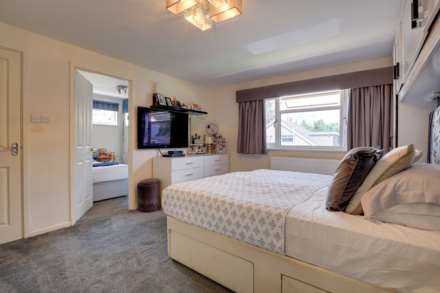 Silverthorne Drive, Caversham Heights, Image 7