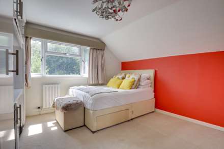 Silverthorne Drive, Caversham Heights, Image 8