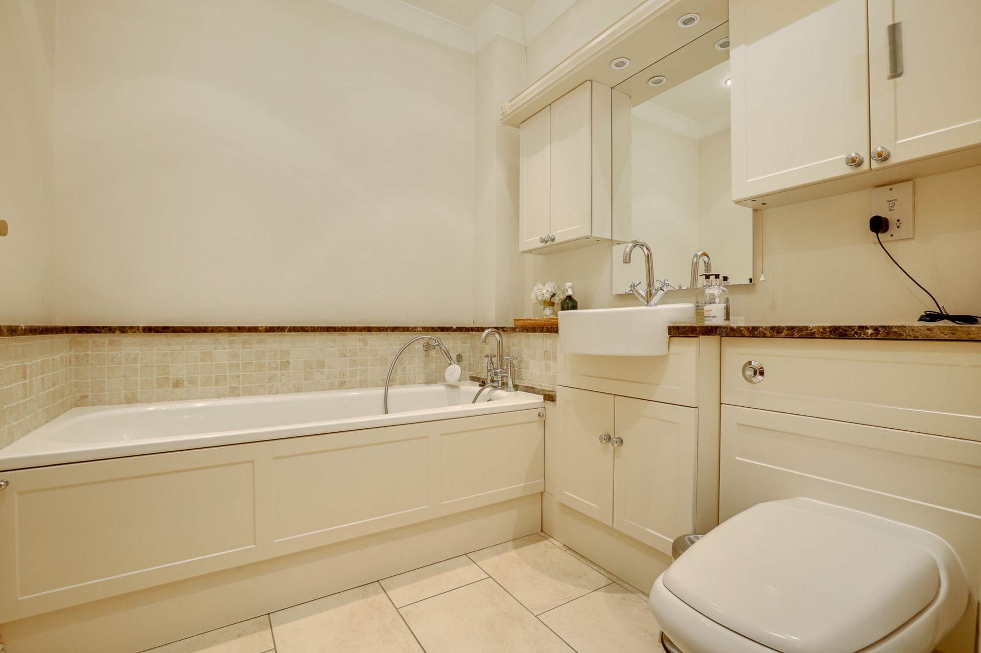 Treetops, Caversham Heights, Reading, Image 20