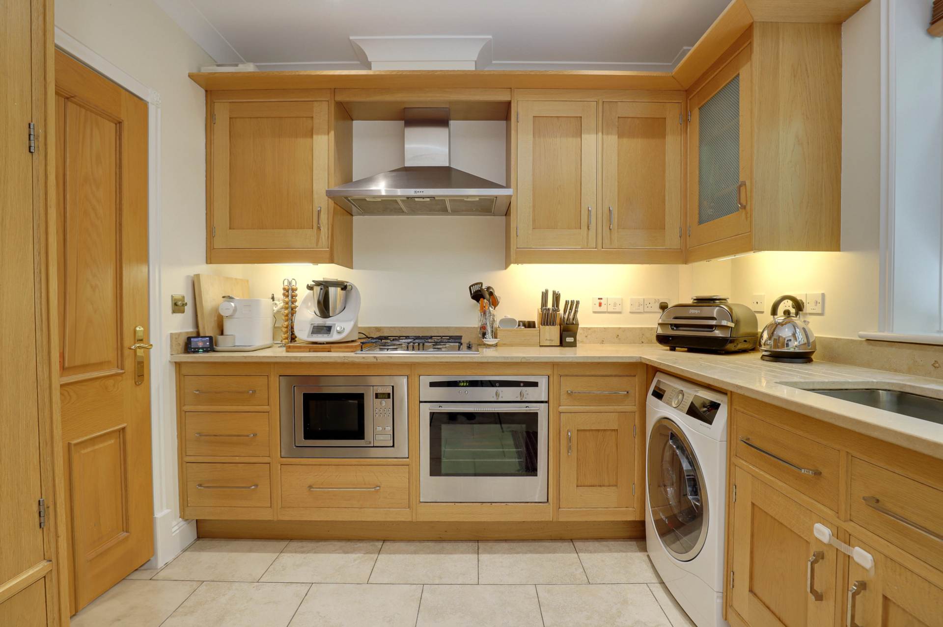 Treetops, Caversham Heights, Reading, Image 6