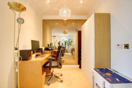 Treetops, Caversham Heights, Reading, Image 14