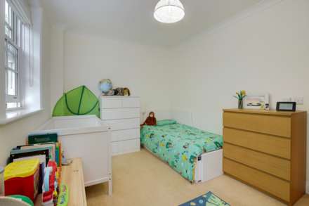 Treetops, Caversham Heights, Reading, Image 17