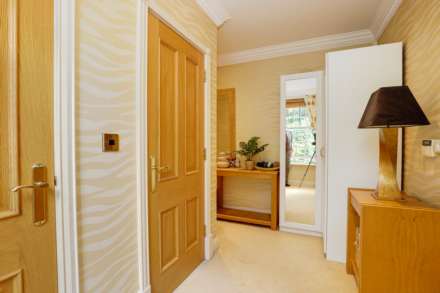 Treetops, Caversham Heights, Reading, Image 22