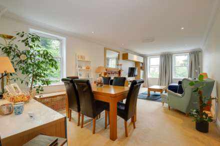 Treetops, Caversham Heights, Reading, Image 3