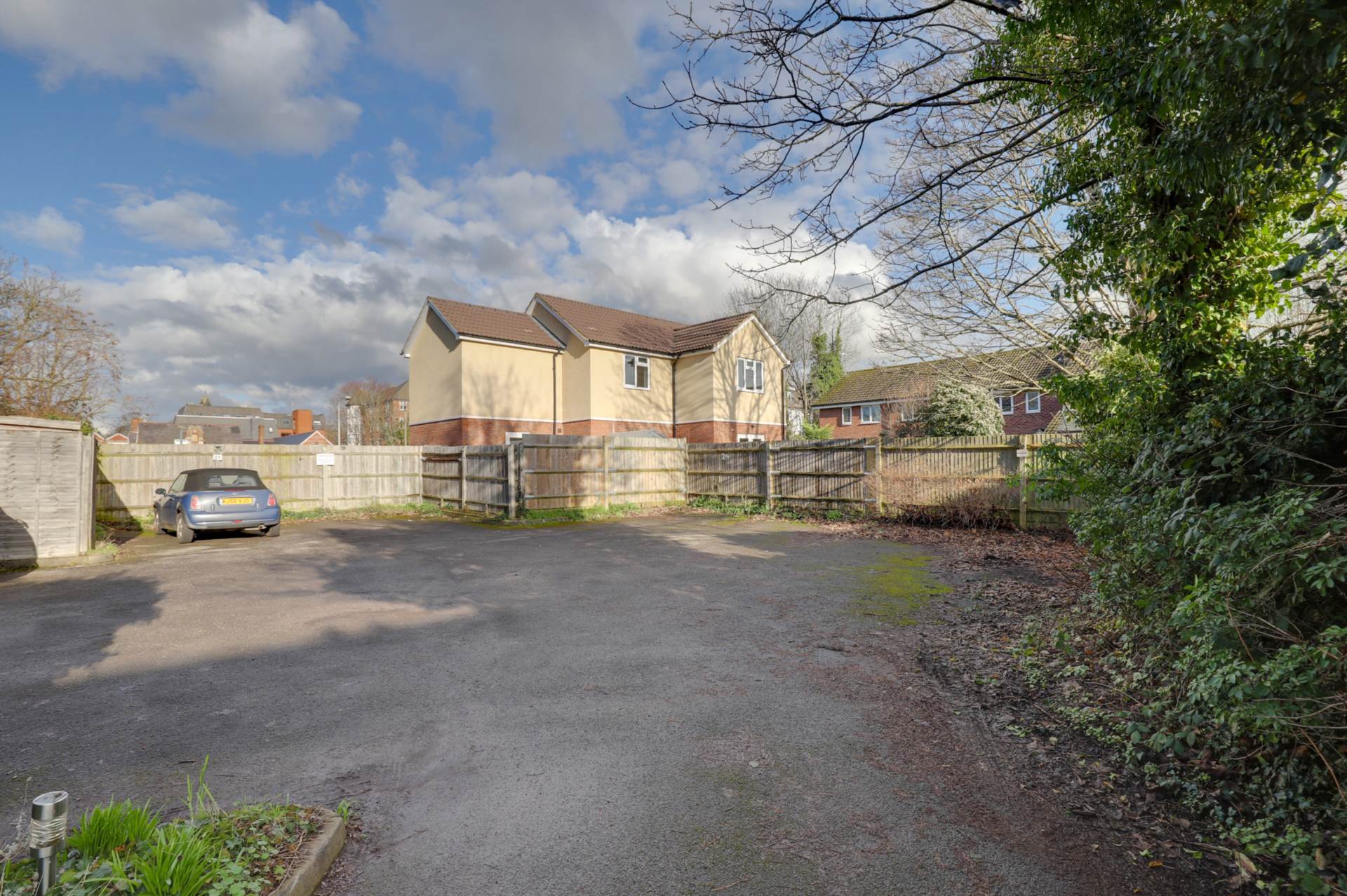 The Willows, Caversham, Image 20