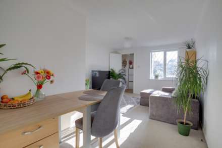 The Willows, Caversham, Image 8