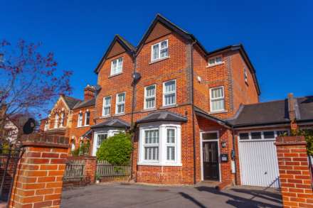 5 Bedroom Semi-Detached, Cadogan Place, Derby Road, Caversham, Reading