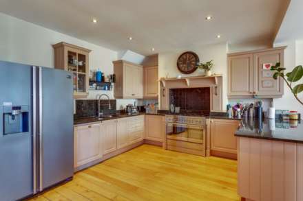 Cadogan Place, Derby Road, Caversham, Reading, Image 7