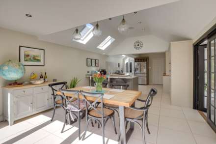 Chalgrove Way, Emmer Green, Image 17