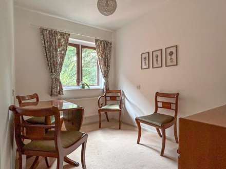 Essex Way, Sonning Common, South Oxfordshire, Image 4