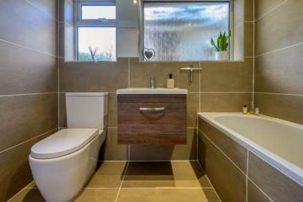 Hewett Avenue, Caversham Heights,Reading, Image 13