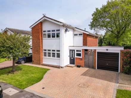 3 Bedroom Detached, The Ridings, Emmer Green