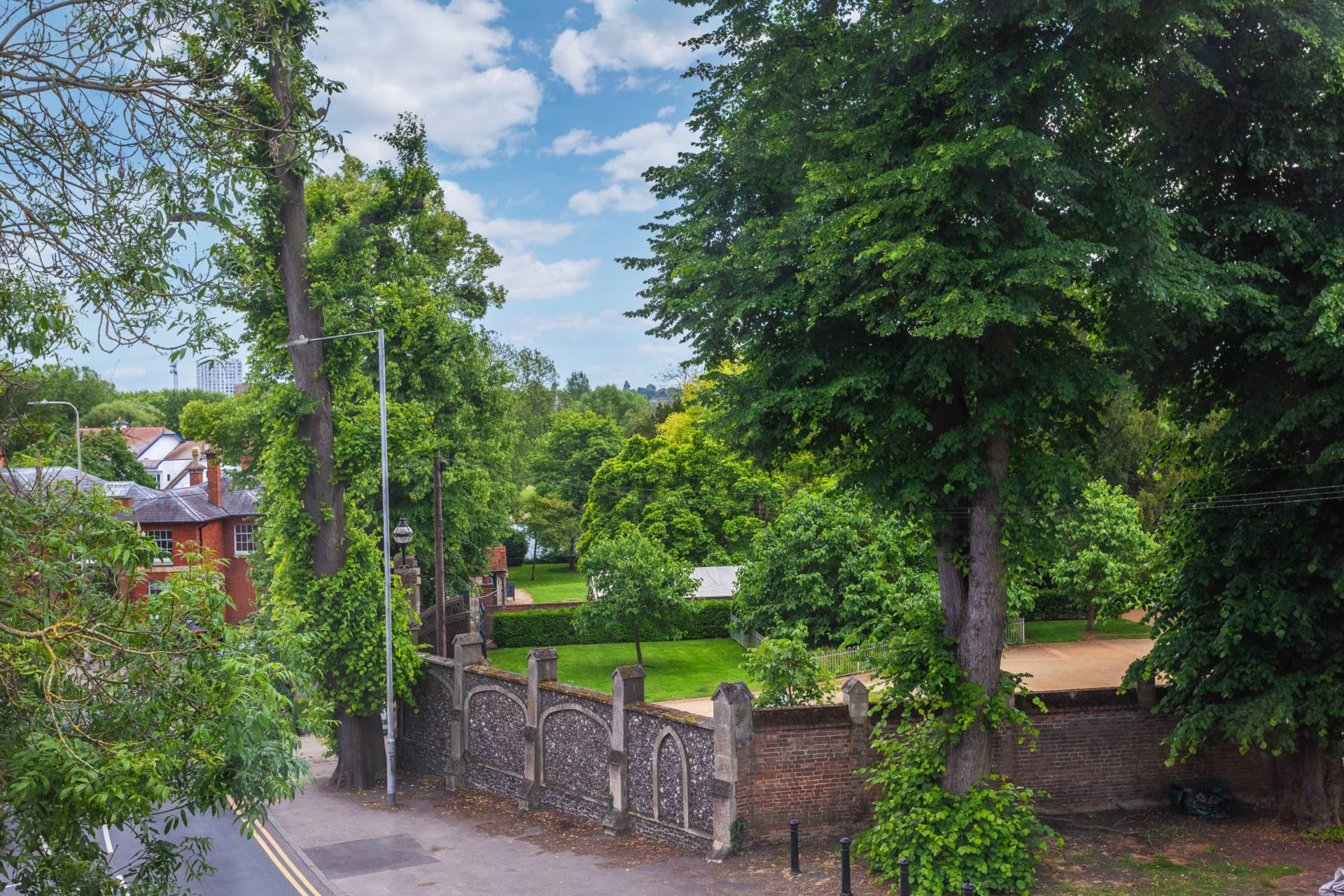 Church Road, Caversham, Image 29