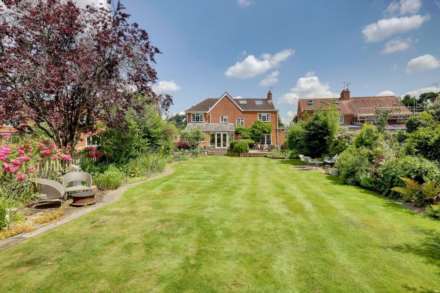 4 Bedroom Detached, Peppard Road, Emmer Green