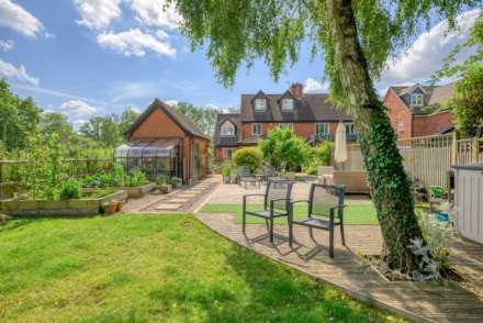 4 Bedroom Semi-Detached, Kiln Road, Emmer Green, Reading