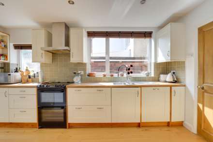 Hemdean Road, Caversham, Image 12