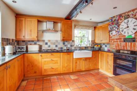 White Cottage, Surley Row, Caversham, Reading, Image 11