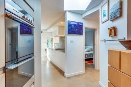 Balmore Drive, Caversham, Image 16