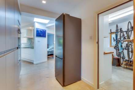 Balmore Drive, Caversham, Image 17
