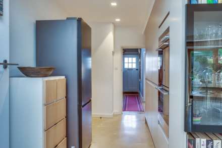 Balmore Drive, Caversham, Image 19