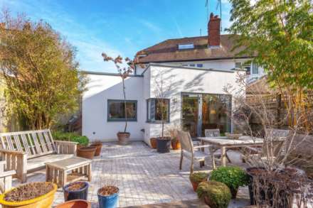 Balmore Drive, Caversham, Image 5
