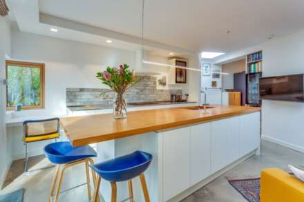 Balmore Drive, Caversham, Image 7