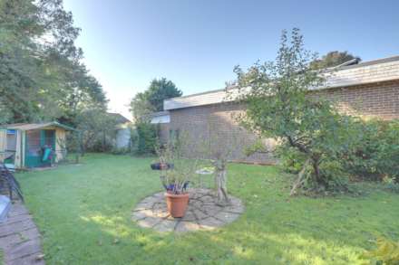 Grove Road, Emmer Green, Image 2
