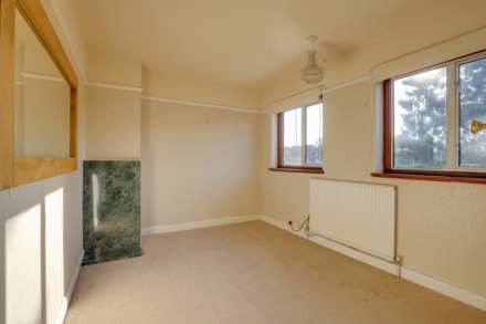 Grove Road, Emmer Green, Image 7