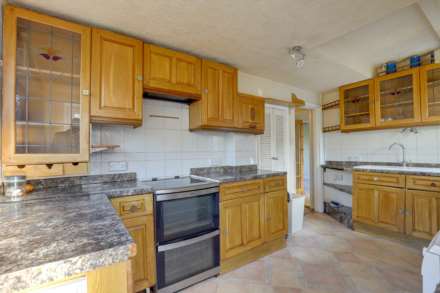 Grove Road, Emmer Green, Image 8