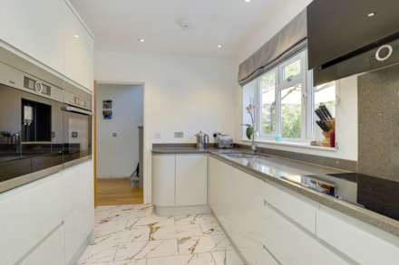 Chazey Road, Caversham Heights, Reading, Image 11